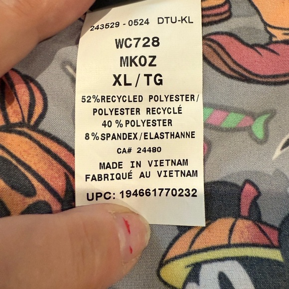 Disney Scrubs Top Halloween Mickey Minnie Goofy Donald Duck V-Neck Women's XL - Picture 10 of 14